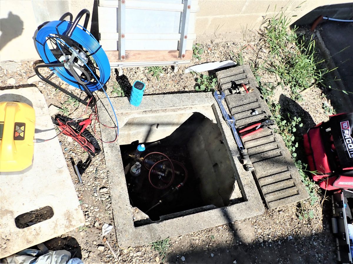 Recherche de fuite ciblée sur un réseau d'eau enterré Recherche de fuite ciblée sur un réseau d'eau enterré